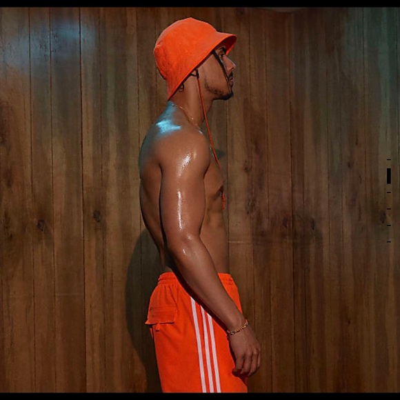 Update: Sold!! Ivy Park x Adidas Bucket Hat😍 - Picture 2 of 5